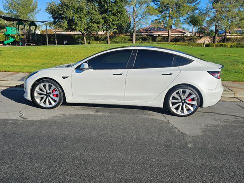 Used 2018 Tesla Model 3 Performance image 15