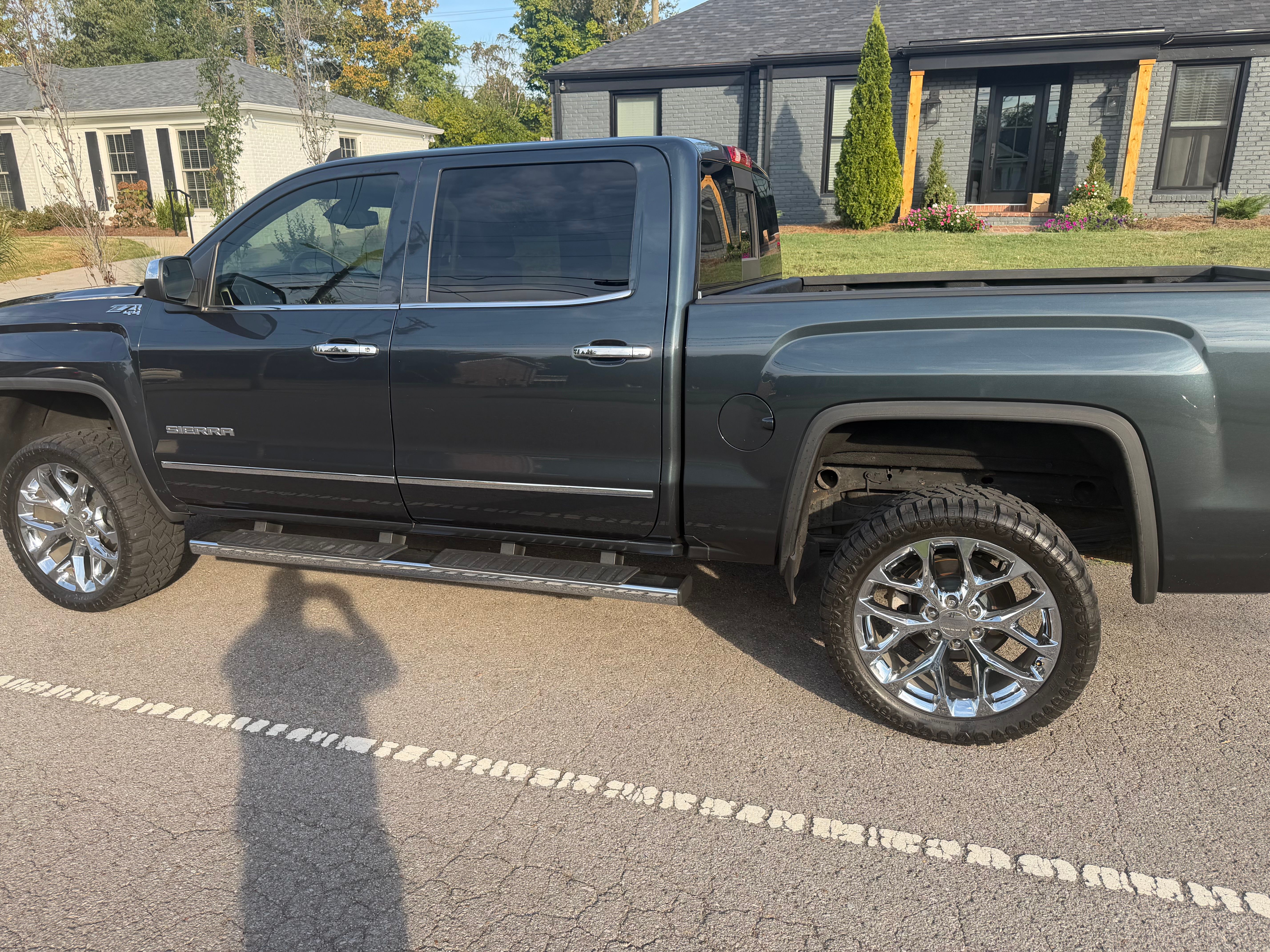 Used 2018 GMC Sierra 1500 SLT w/ SLT Premium Package AWD/4WD image 23