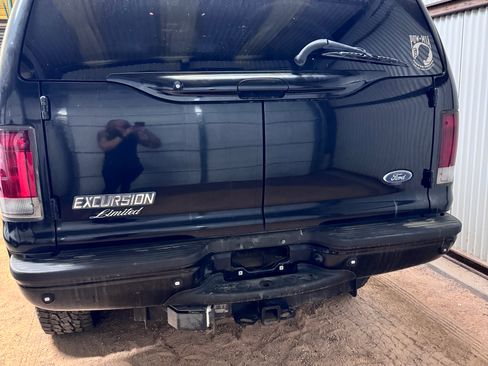 Used 2005 Ford Excursion Limited image 7