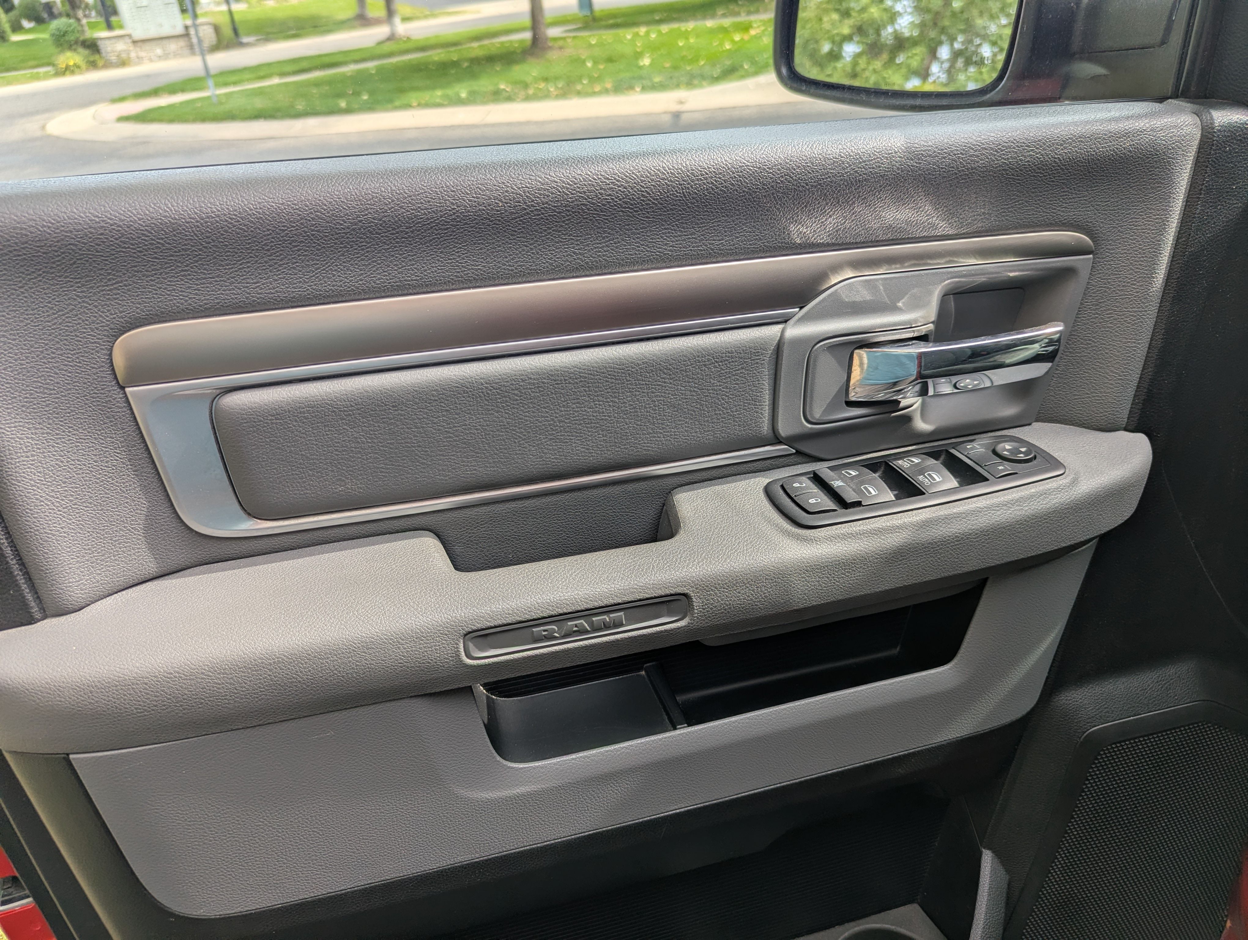 Used 2015 RAM 1500 Big Horn AWD/4WD image 12