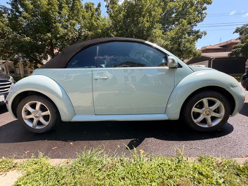 Used 2005 Volkswagen Beetle GLS FWD image 8