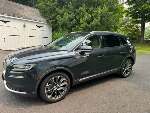 Used 2022 Lincoln Nautilus Reserve AWD/4WD image 1