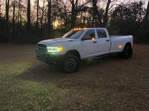 Used 2019 RAM 3500 Tradesman w/ Chrome Appearance Group image 19