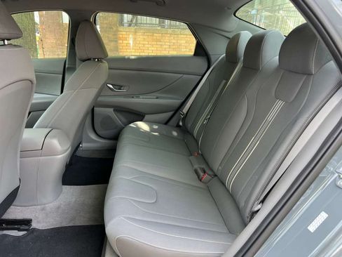 Used 2022 Hyundai Elantra SEL FWD image 5