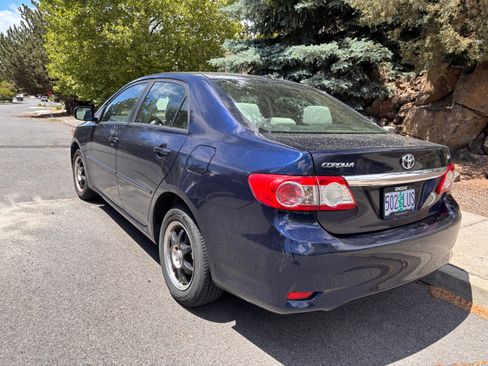 Used 2011 Toyota Corolla LE FWD image 12