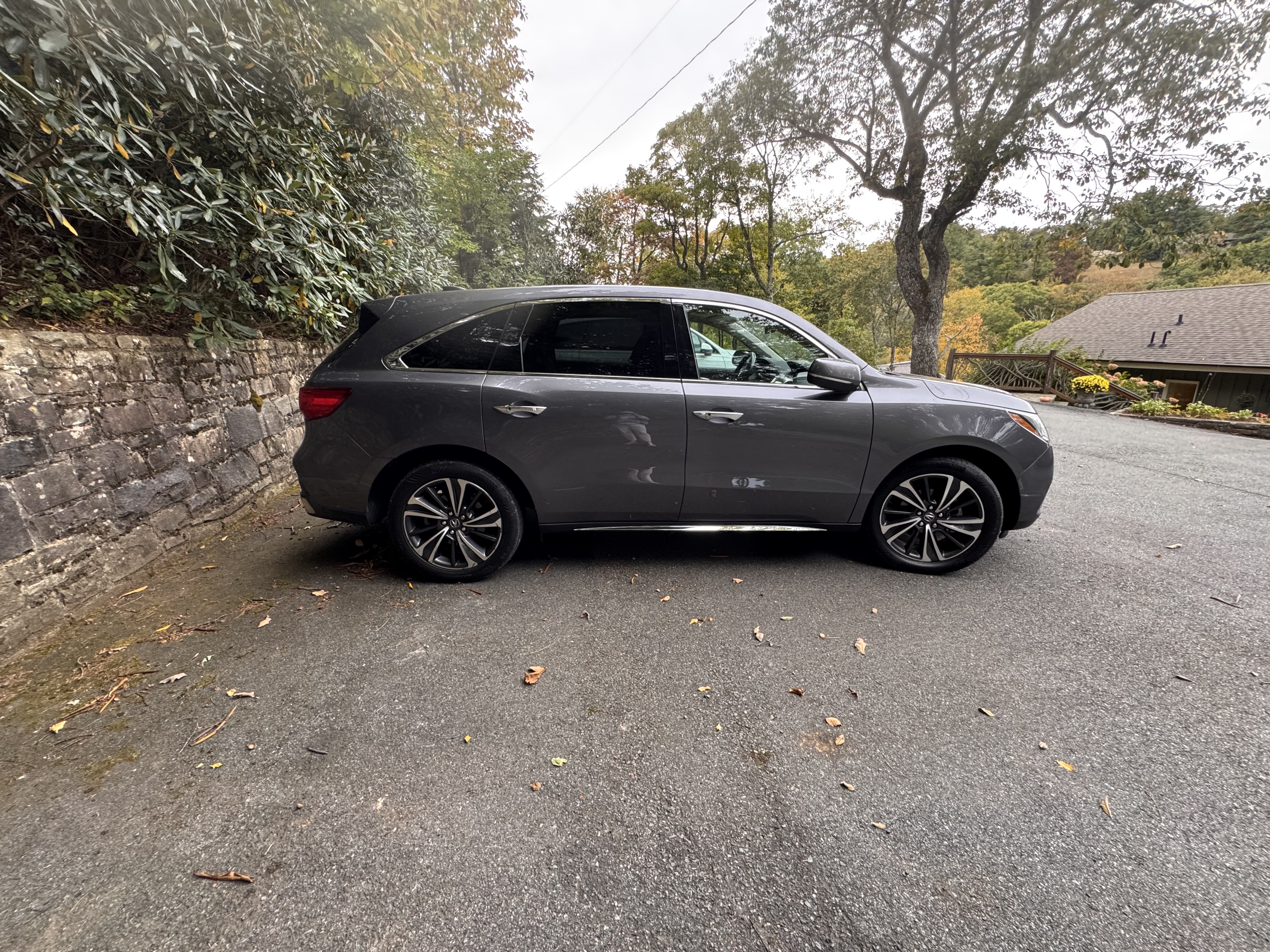 Used 2020 Acura MDX w/ Technology Package AWD/4WD image 9