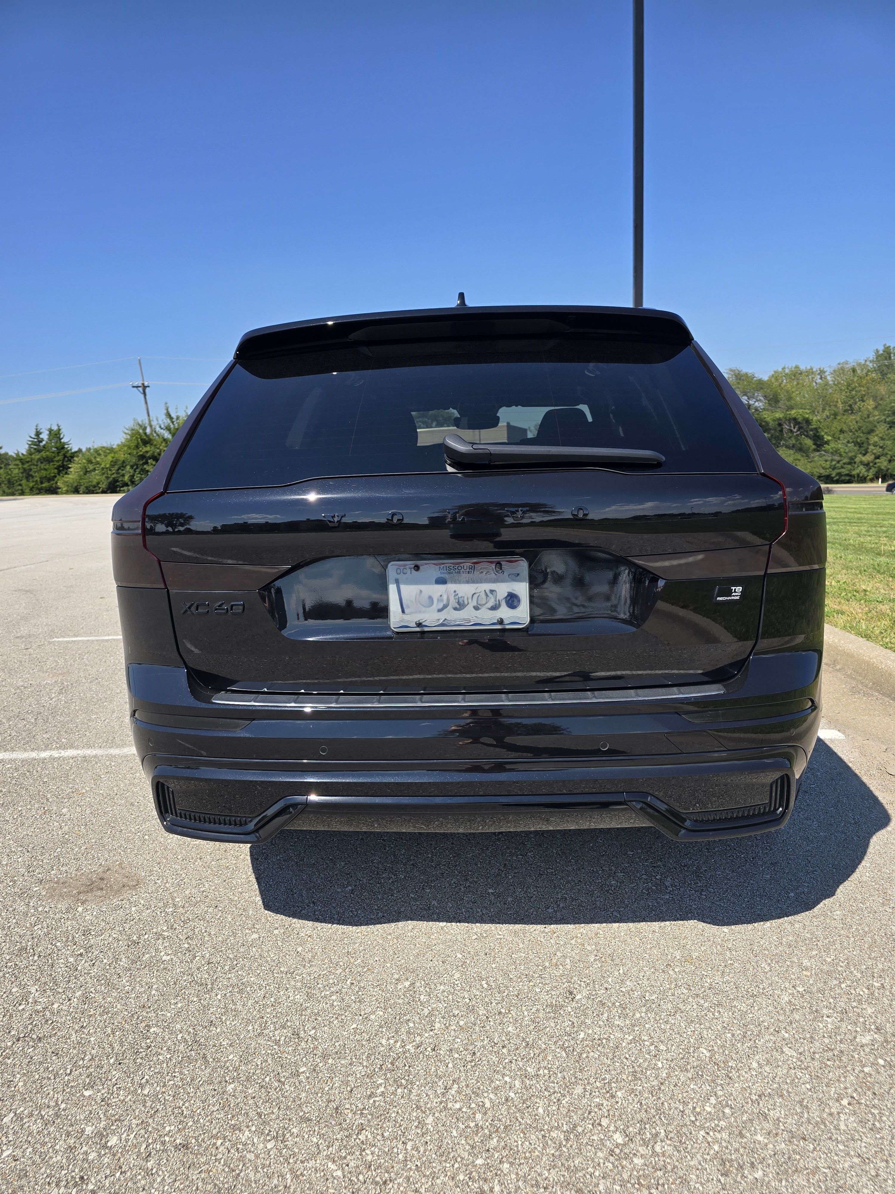 Used 2024 Volvo XC60 T8 Ultimate w/ Protection Package Premier AWD/4WD image 6