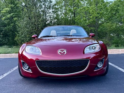 Used 2012 MAZDA MX-5 Miata Grand Touring RWD image 4