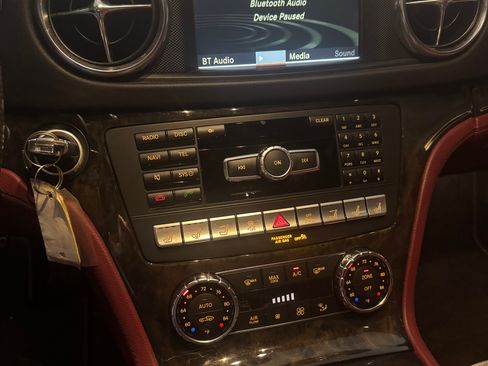 Used 2013 Mercedes-Benz SL 550 image 10