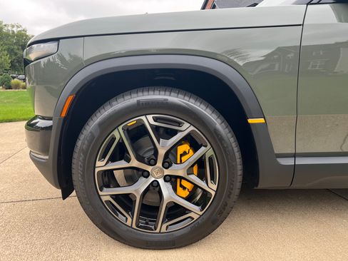 Used 2027 Rivian R2 Performance AWD/4WD image 15
