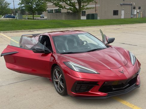 Used 2021 Chevrolet Corvette Stingray Preferred Cpe w/ Z51 Performance Package RWD image 19