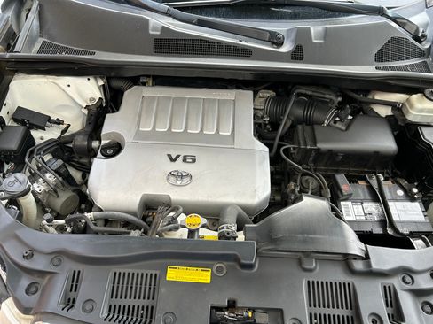 Used 2010 Toyota Highlander Limited image 12