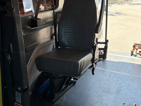 Used 2018 Ford Transit 150 148 Medium Roof image 14