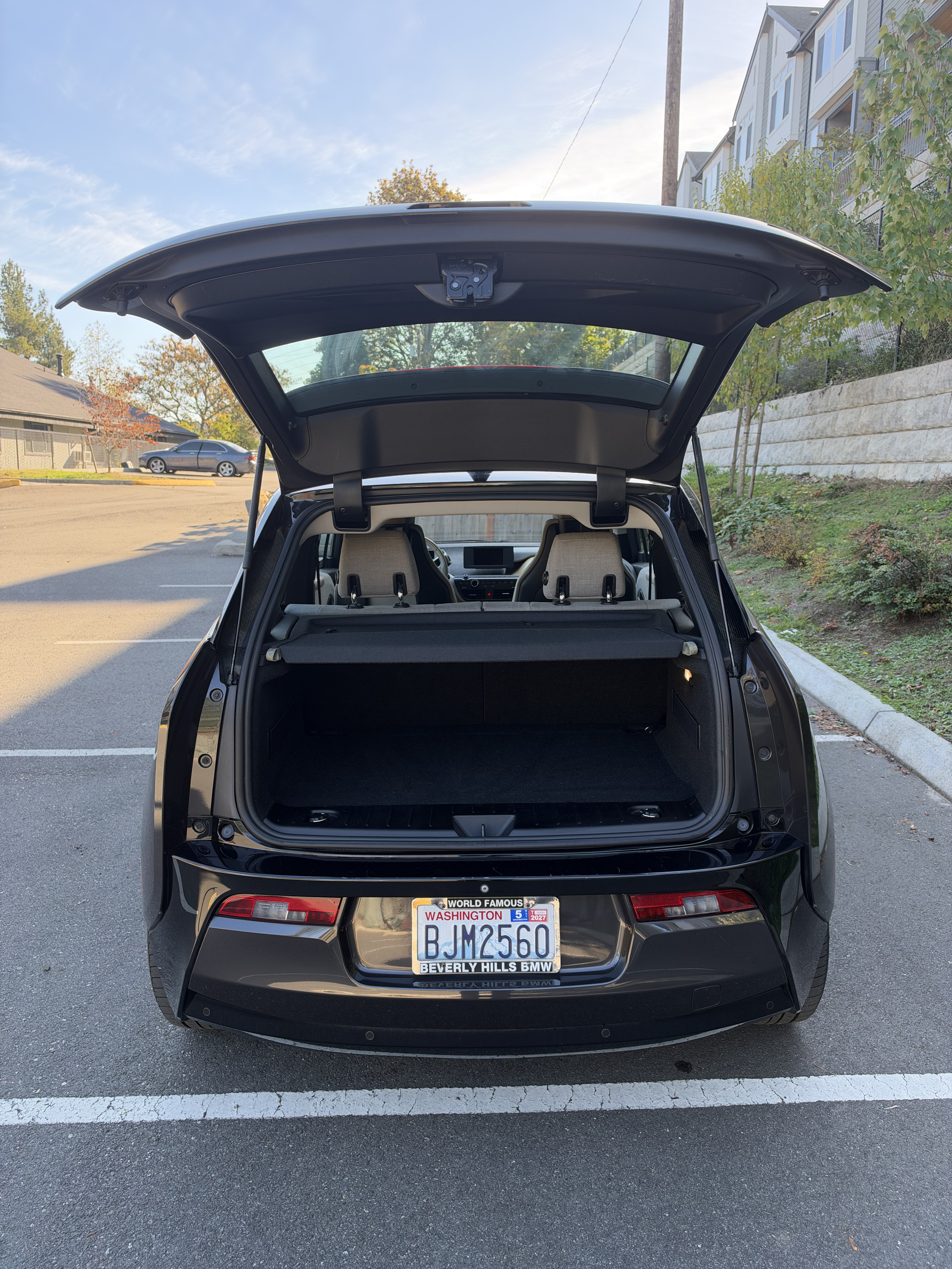 Used 2015 BMW i3 w/ Range Extender RWD image 11