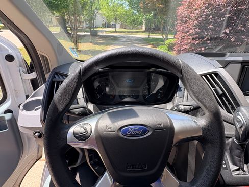 Used 2019 Ford Transit 350 XLT RWD image 24