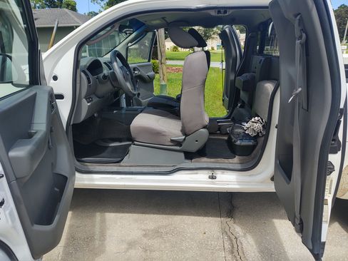 Used 2010 Nissan Frontier XE w/ XE Preferred Pkg image 6