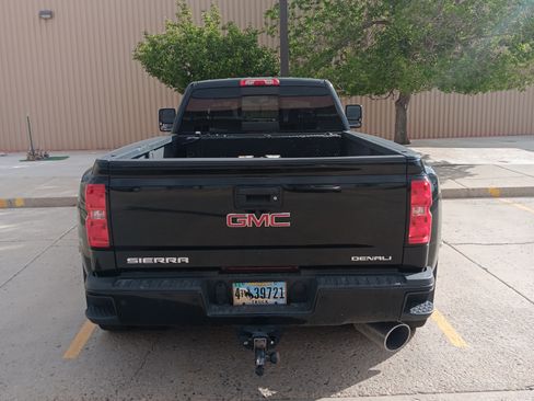 Used 2019 GMC Sierra 3500 Denali image 6