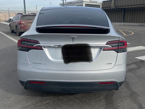Used 2018 Tesla Model X 75D image 9