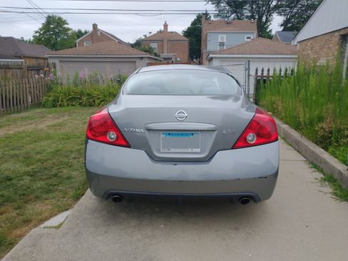 Used 2009 Nissan Altima 2.5 S FWD image 10