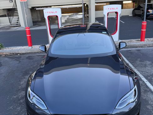 Used 2024 Tesla Model S Plaid image 1
