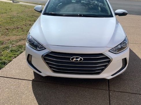 Used 2017 Hyundai Elantra Limited w/ Limited Tech Package 04 image 2