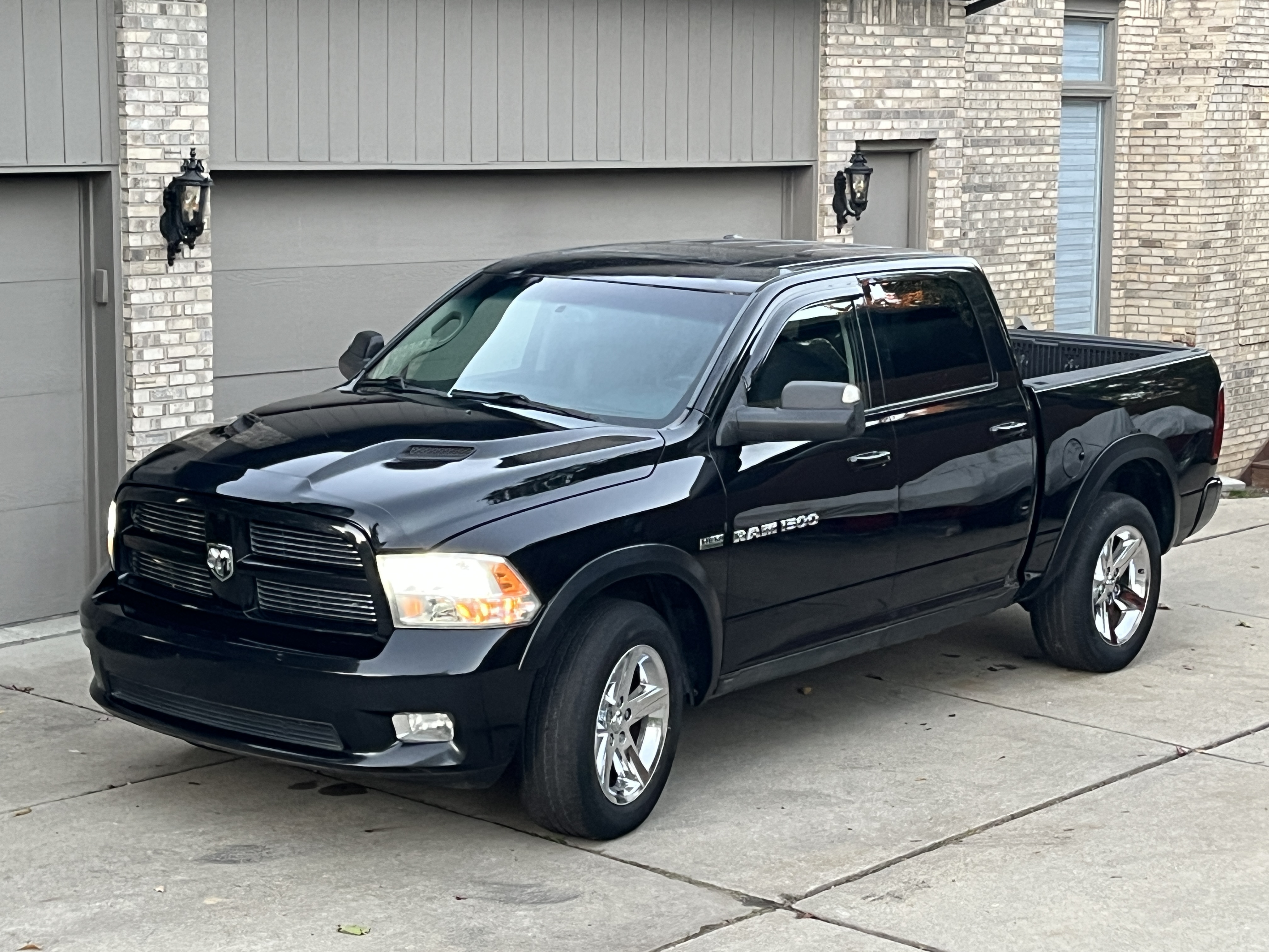 Used 2011 RAM 1500 Sport w/ Sport Premium Group AWD/4WD image 30