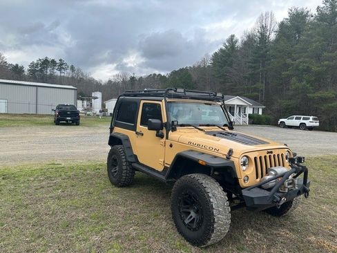Used 2014 Jeep Wrangler Rubicon w/ Power Convenience Group image 15