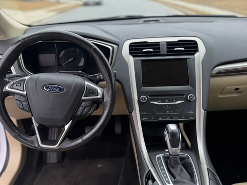 Used 2013 Ford Fusion SE image 8