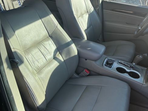 Used 2013 Jeep Grand Cherokee Laredo image 9