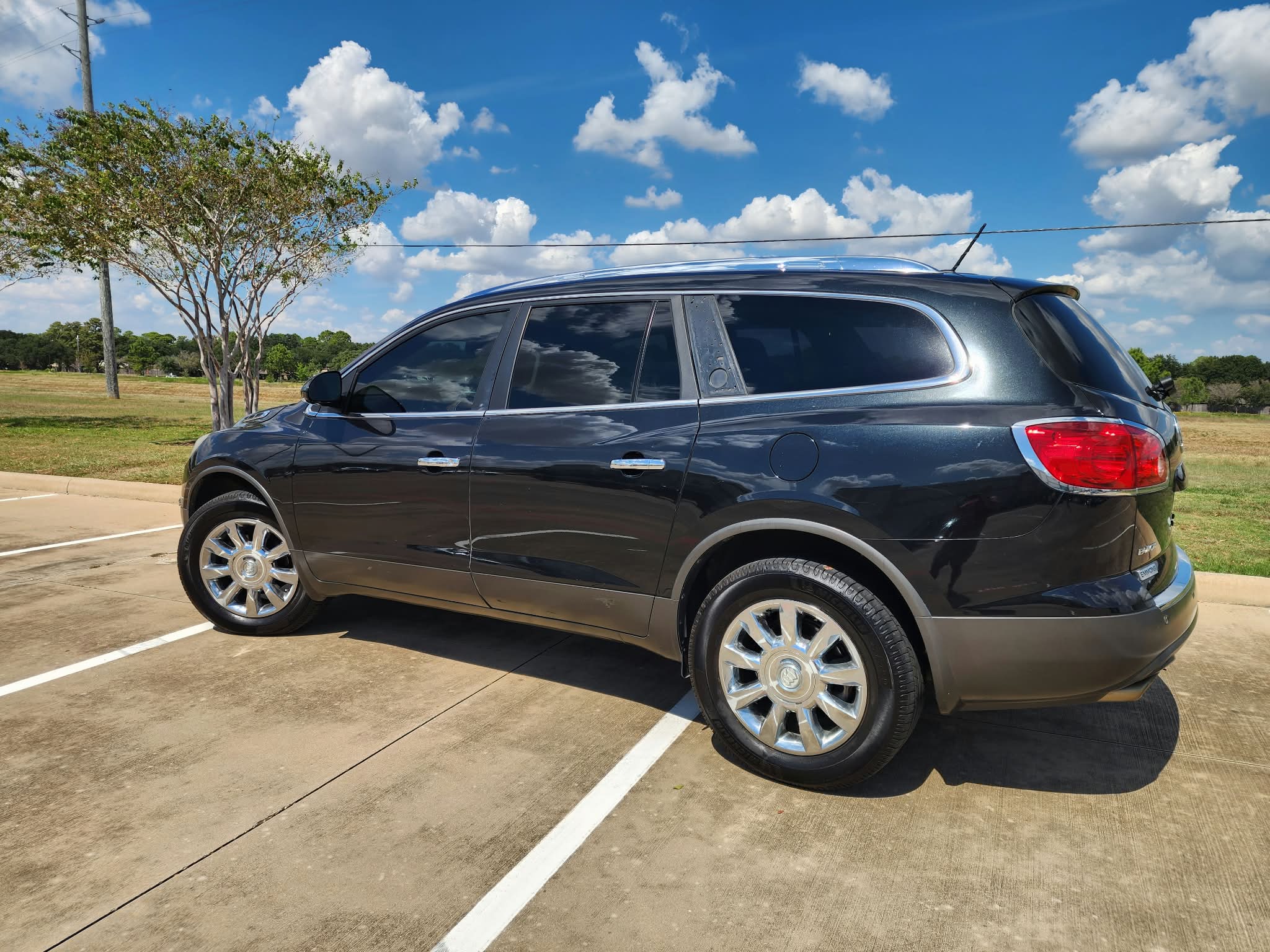 Used 2012 Buick Enclave Leather FWD image 11