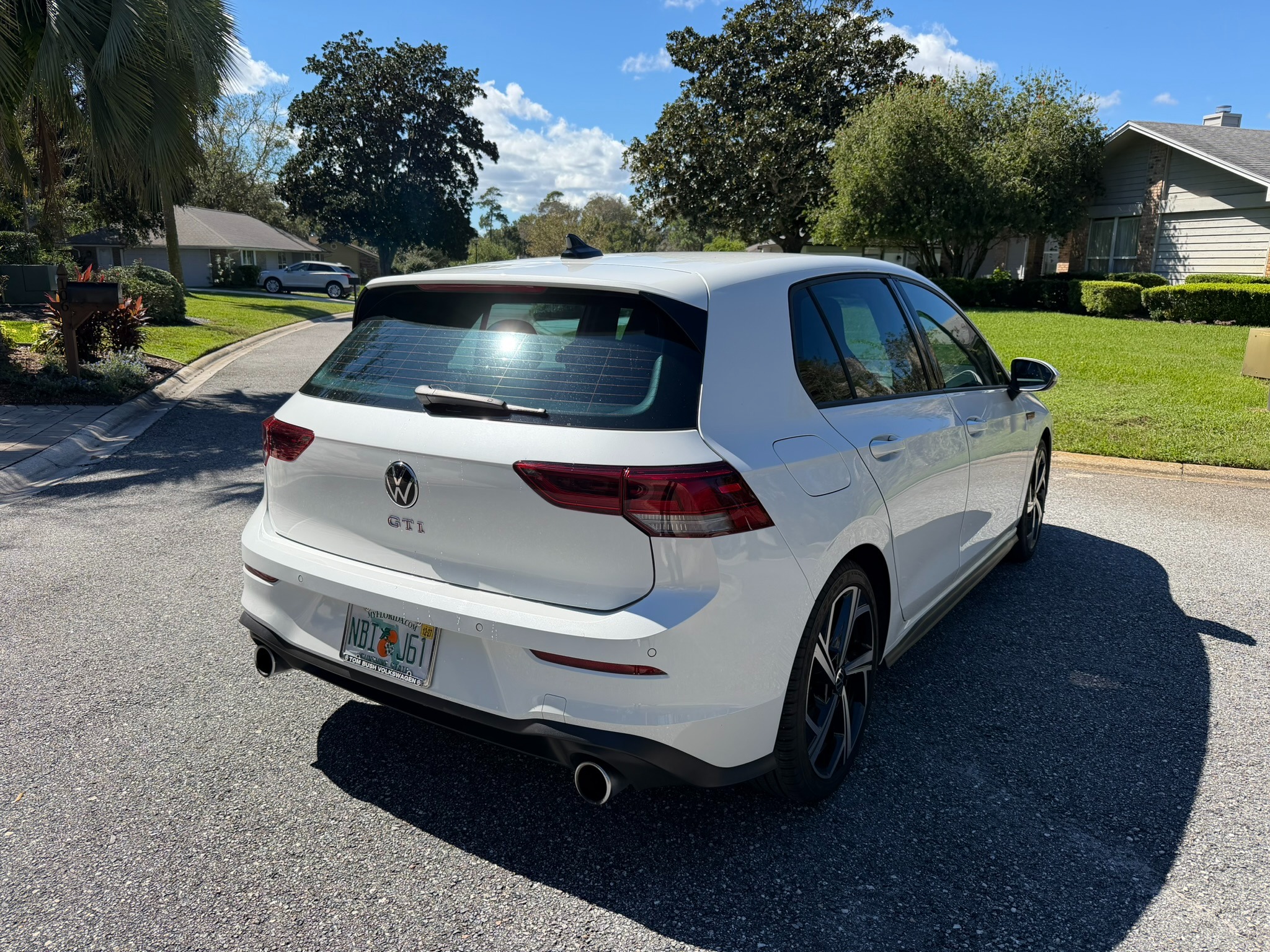 Used 2024 Volkswagen GTI SE FWD image 6