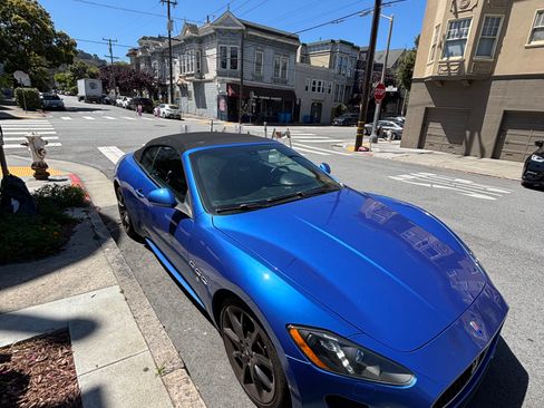 Used 2015 Maserati GranTurismo Sport RWD image 4