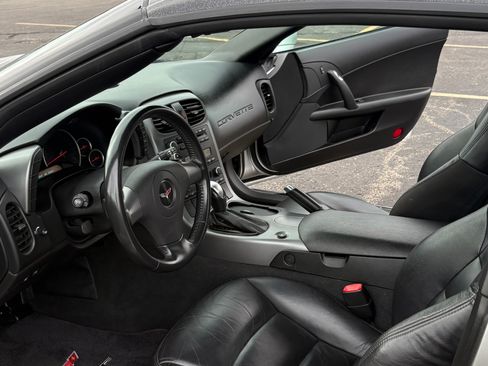Used 2006 Chevrolet Corvette Coupe RWD image 13