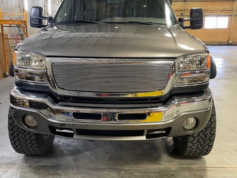 Used 2006 GMC Sierra 2500 SLT w/ Onstar Plus Package image 17