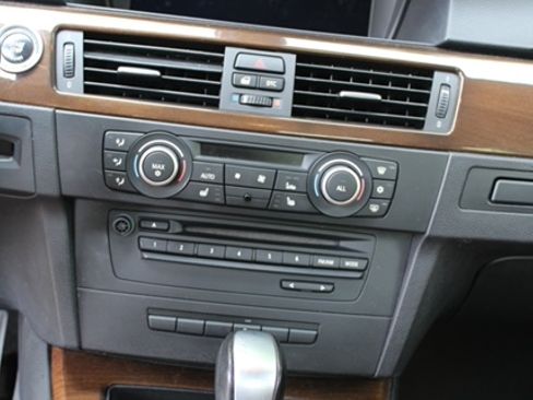 Used 2011 BMW 328i xDrive Sedan AWD/4WD image 16