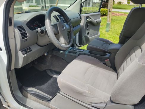 Used 2010 Nissan Frontier XE w/ XE Preferred Pkg image 10