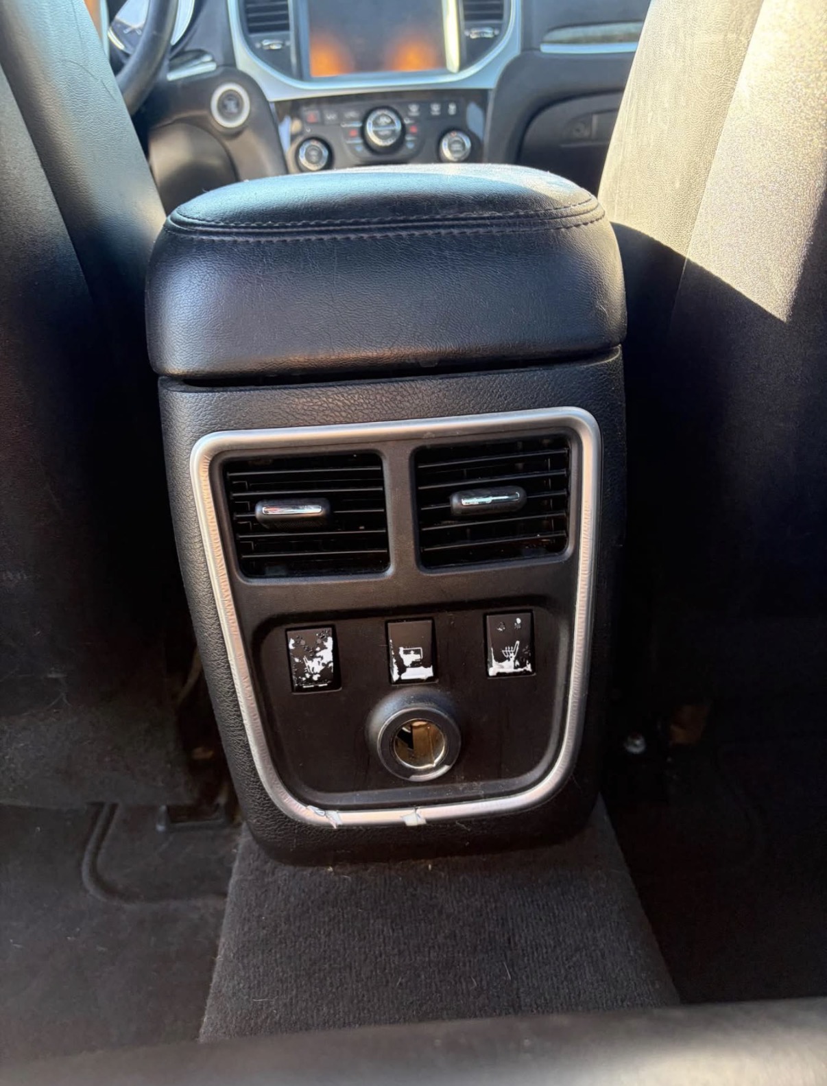 Used 2013 Chrysler 300 C RWD image 12