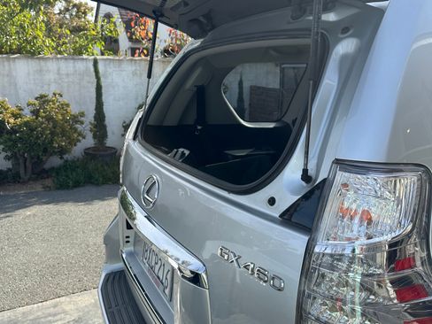 Used 2017 Lexus GX 460 Premium w/ Premium Package image 14