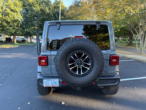 Used 2021 Jeep Wrangler Unlimited Sahara w/ Cold Weather Group image 9