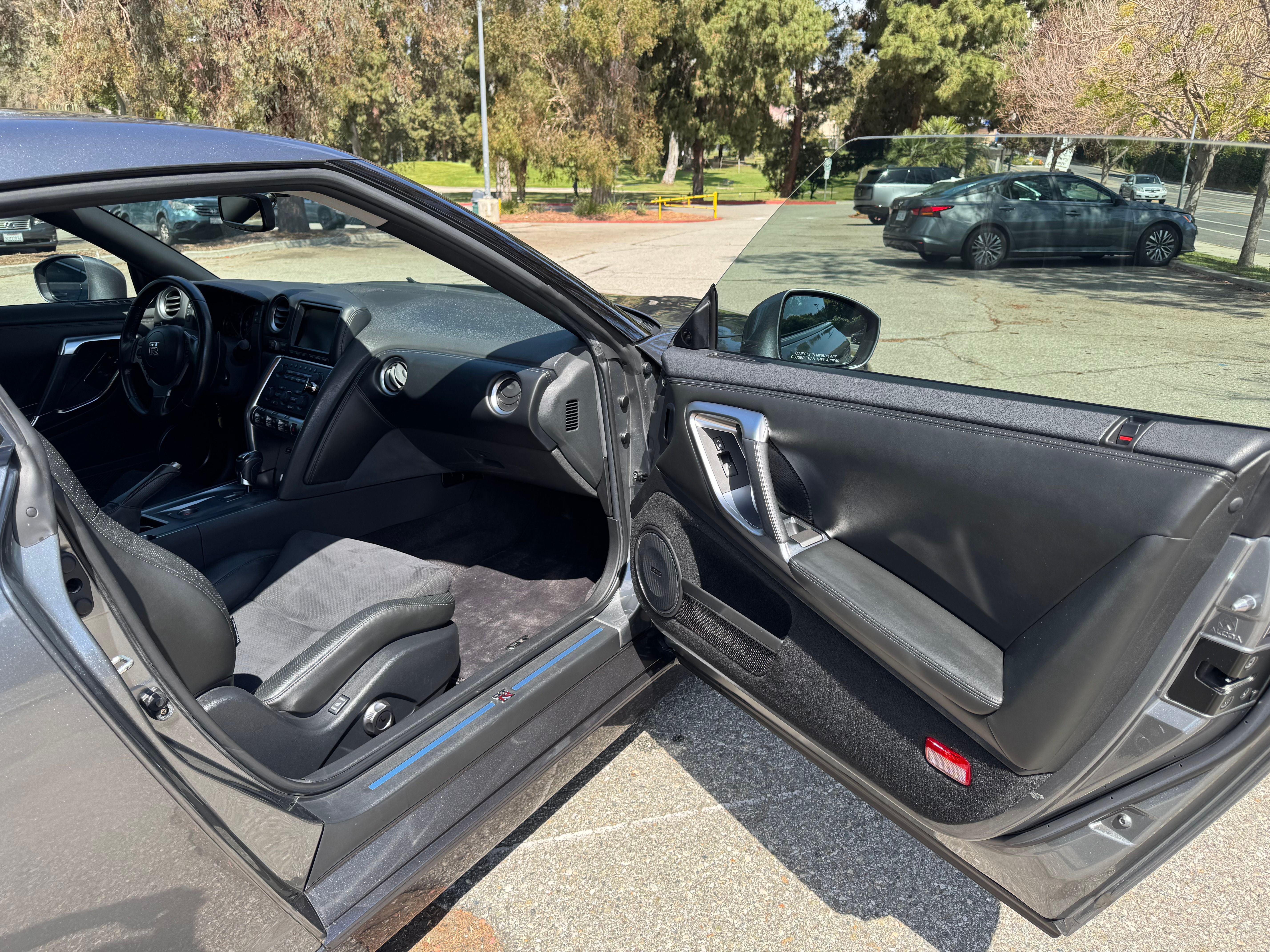 Used 2010 Nissan GT-R Premium AWD/4WD image 12