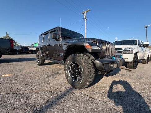 Used 2021 Jeep Wrangler Unlimited Rubicon 4xe w/ Cold Weather Group AWD/4WD image 4