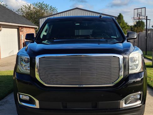 Used 2017 GMC Yukon XL SLT image 4