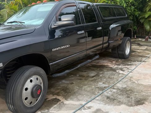 Used 2004 Dodge Ram 3500 Truck SLT w/ Trailer Tow Group image 2