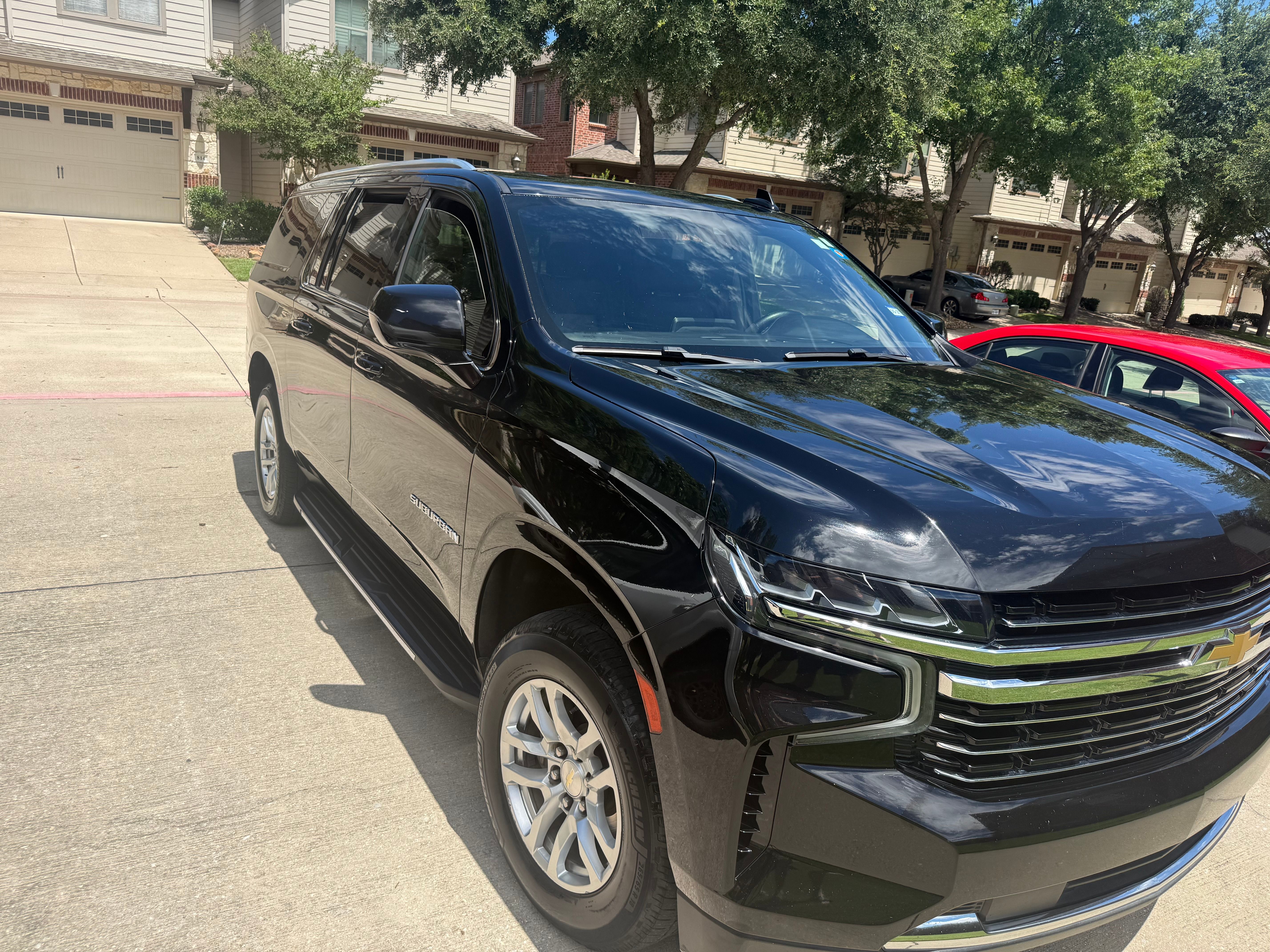 Used 2021 Chevrolet Suburban LT RWD image 5