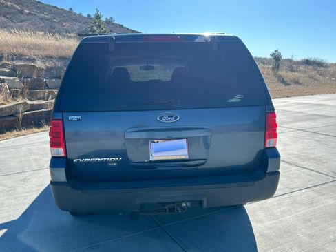 Used 2004 Ford Expedition XLT image 5