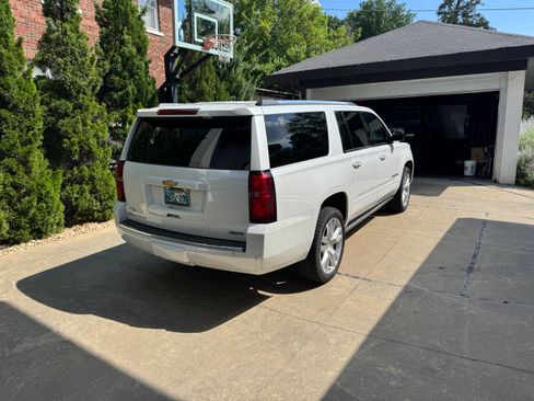Used 2018 Chevrolet Suburban Premier image 4