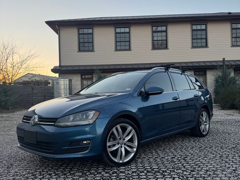 Used 2015 Volkswagen Golf TDI SEL image 2