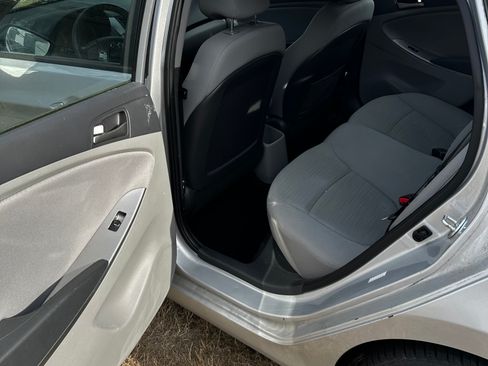 Used 2016 Hyundai Accent SE FWD image 16