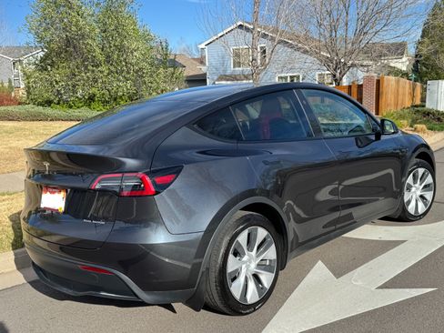 Used 2024 Tesla Model Y Long Range image 8