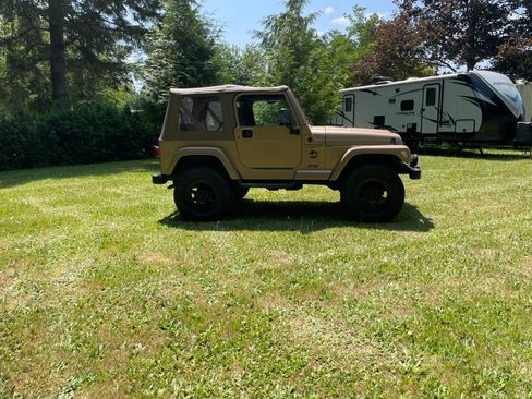 Used 1999 Jeep Wrangler Sahara image 4